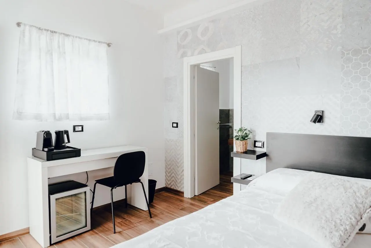 Le Camere Di Gio Ameglia 2*,